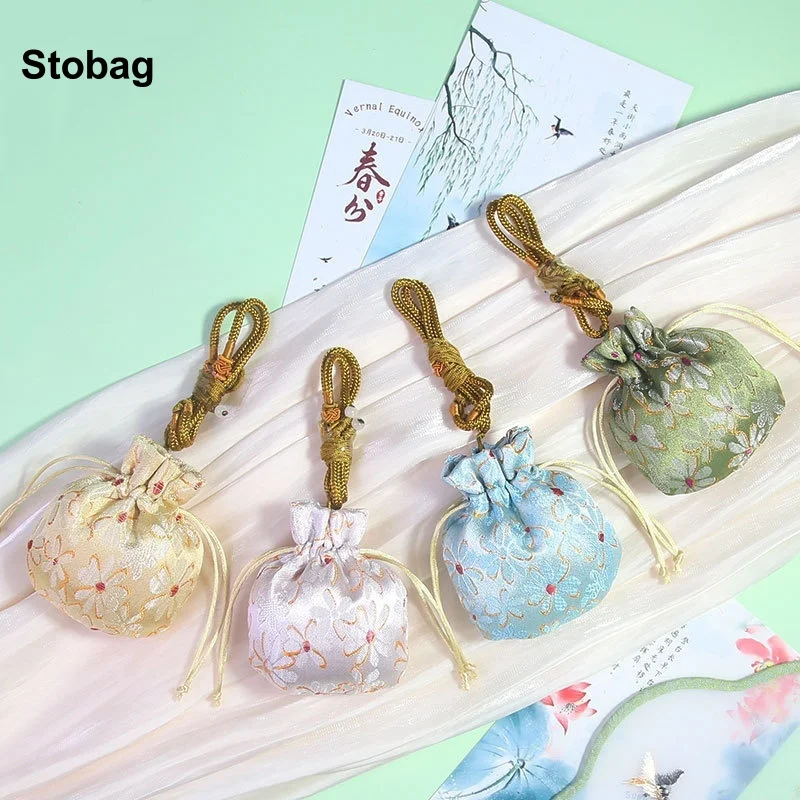 StoBag 20pcs Chinese Silk Sachet Drawstring Bag Hanging Gift Jewelry Package Storage Pocket Reusable Pouch Decoration Party
StoBag 20pcs Chinese Silk Sachet Drawstring Bag Hanging Gift Jewelry Package Storage Pocket Reusable Pouch Decoration Party