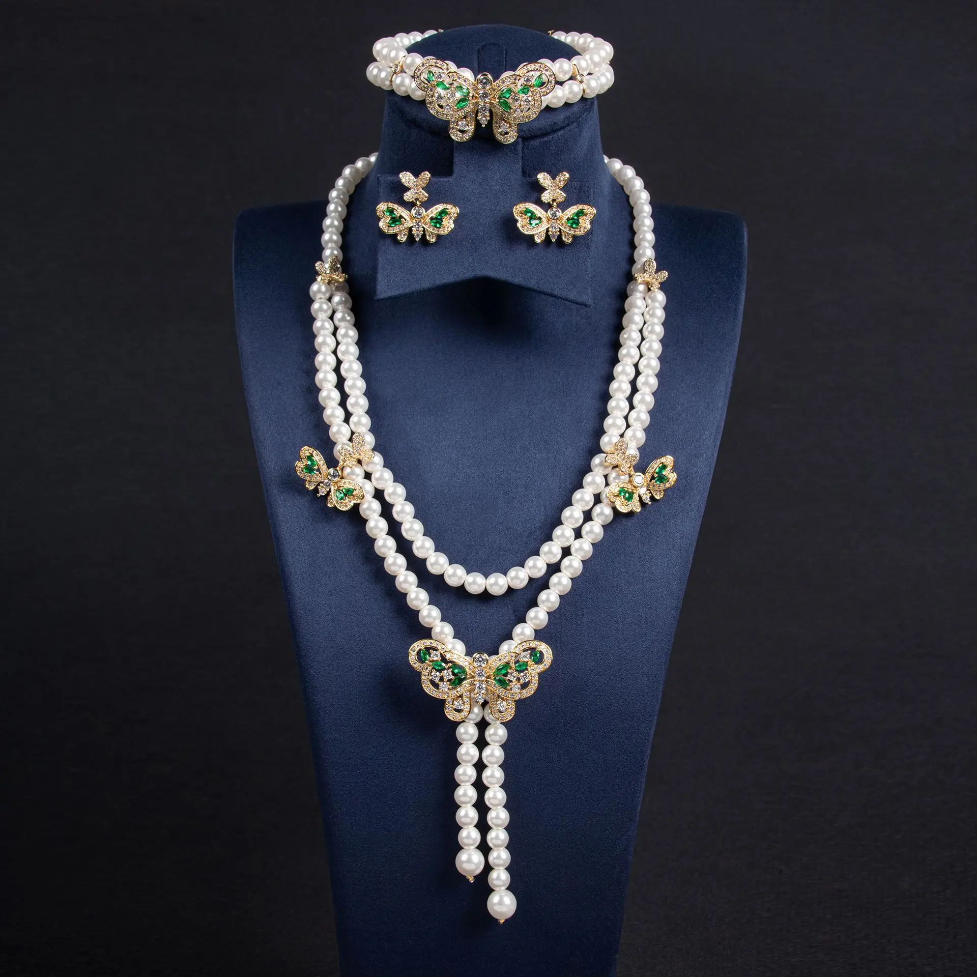 Butterfly Pearl Necklace, Earrings, and Bracelet Three-Piece Set
Butterfly Pearl Necklace, Earrings, and Bracelet Three-Piece Set