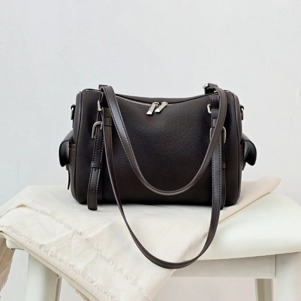 Кожаная сумка-подушка 2026: Элитная, простая, повседневная, через плечо, для города, с уникальным дизайном, для отдыха, с неповторимой текстурой
Кожаная сумка-подушка 2026: Элитная, простая, повседневная, через плечо, для города, с уникальным дизайном, для отдыха, с неповторимой текстурой