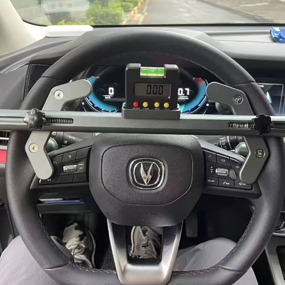 Steering wheel centering device
Steering wheel centering device