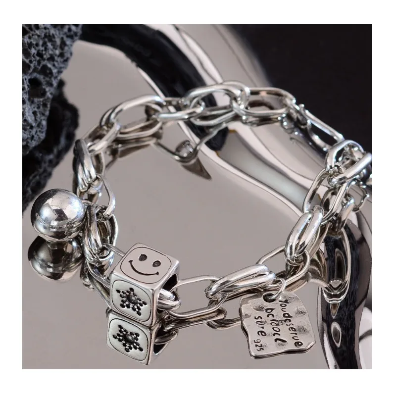 Sweet and Cool Style Square Star Bracelet Women's Retro Fashion Light Luxury Personalized Letter Ball Bracelet Niche Versatile J
Sweet and Cool Style Square Star Bracelet Women's Retro Fashion Light Luxury Personalized Letter Ball Bracelet Niche Versatile J