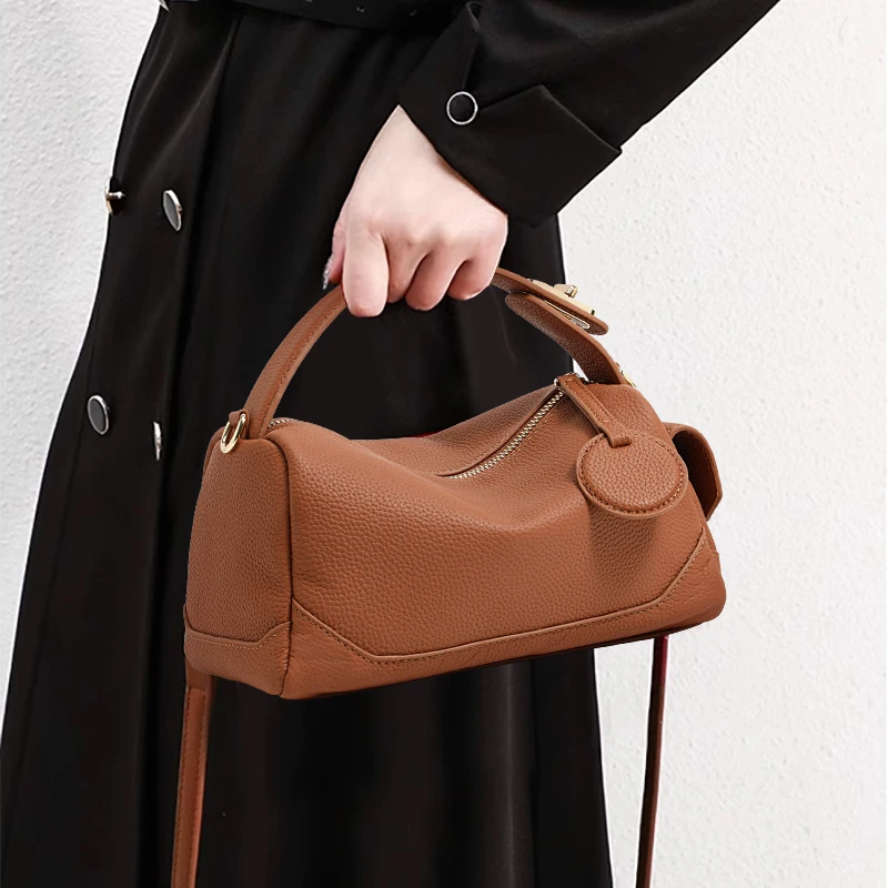 Tote head layer vegetable tanned leather retro genuine leather simple temperament handbag shoulder cross-body bag women's bag
Tote head layer vegetable tanned leather retro genuine leather simple temperament handbag shoulder cross-body bag women's bag