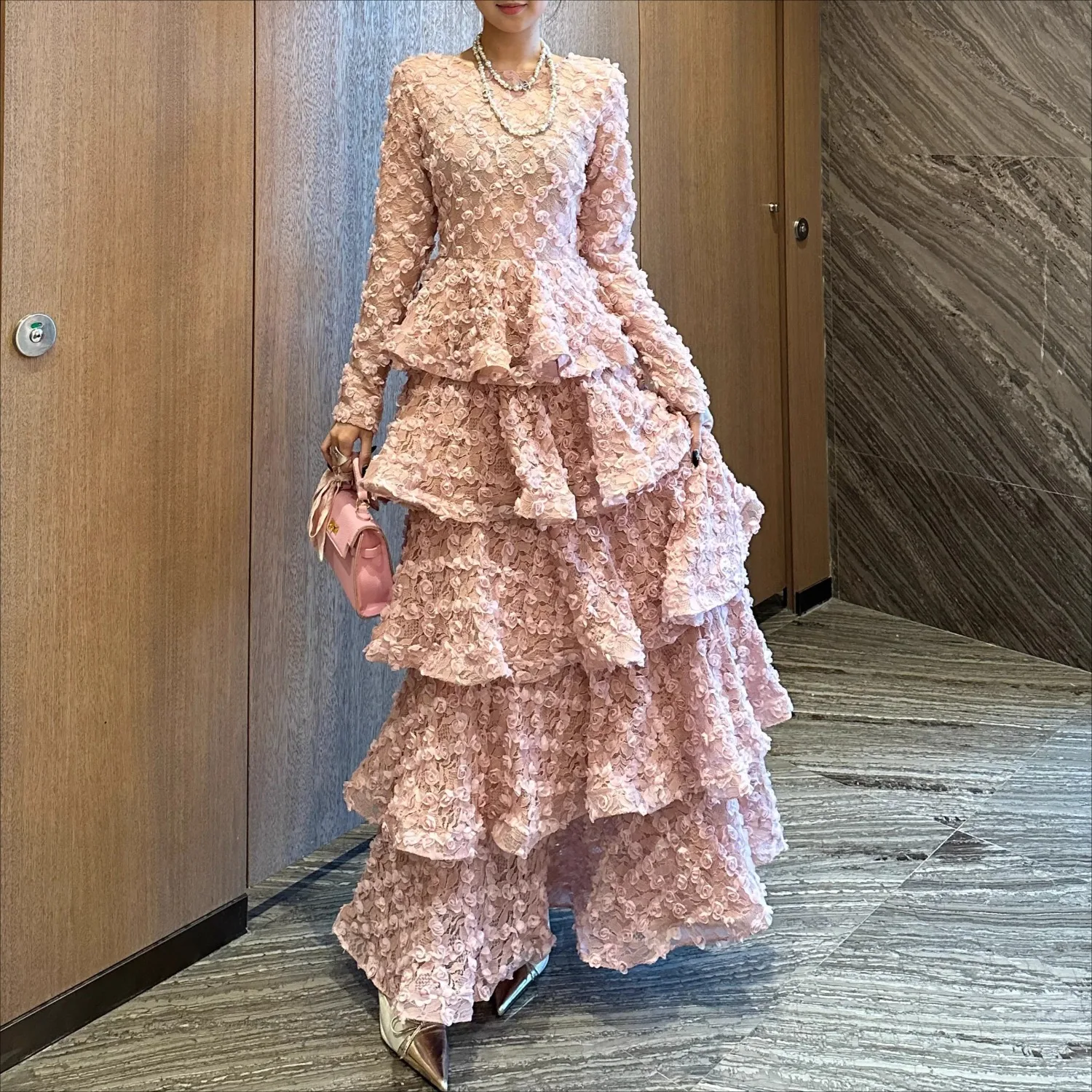 Black Tiered Ruffles Long Sleeve Elegant Dress Women O-neck Runway Design Autumn Spring Chic Clothing Lady High Waisted
Black Tiered Ruffles Long Sleeve Elegant Dress Women O-neck Runway Design Autumn Spring Chic Clothing Lady High Waisted