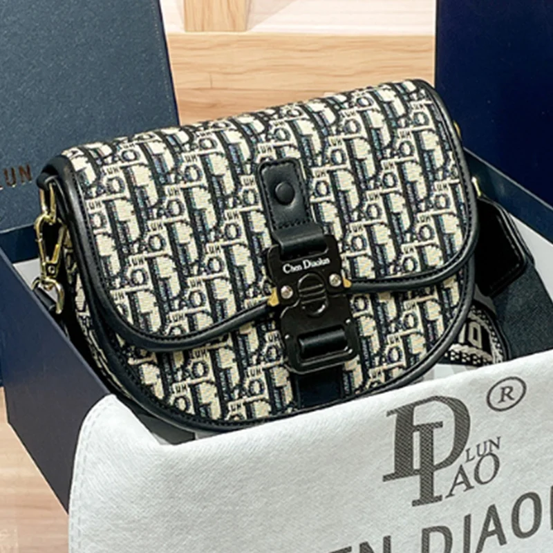 2024 New Niche Design Old Flower Foreign Air Texture Half Round Saddle Bag Broadband Single Shoulder Diagonal Cross Bag
2024 New Niche Design Old Flower Foreign Air Texture Half Round Saddle Bag Broadband Single Shoulder Diagonal Cross Bag