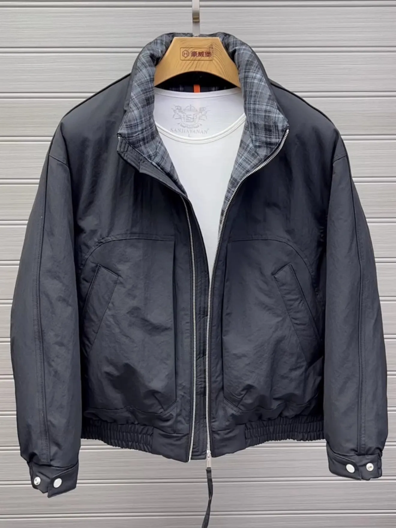 Модный клетчатый воротник-стойка, мужской пуховый Jaet Du, полиэфирное волокно, уличный Ci, повседневный, теплый, зимний, новый Sle
Модный клетчатый воротник-стойка, мужской пуховый Jaet Du, полиэфирное волокно, уличный Ci, повседневный, теплый, зимний, новый Sle