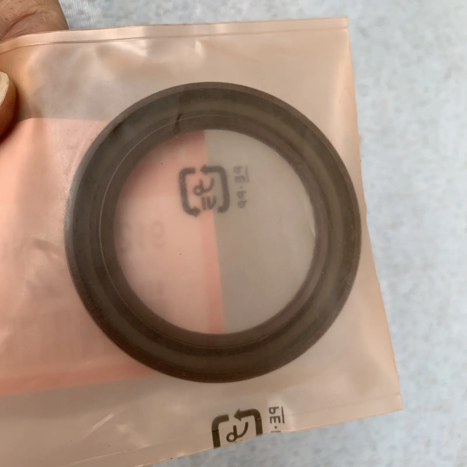 FOR Honda Accord Acura TSX RSX Crankshaft Oil Seal 43X58X7 91212-PNC-003
FOR Honda Accord Acura TSX RSX Crankshaft Oil Seal 43X58X7 91212-PNC-003