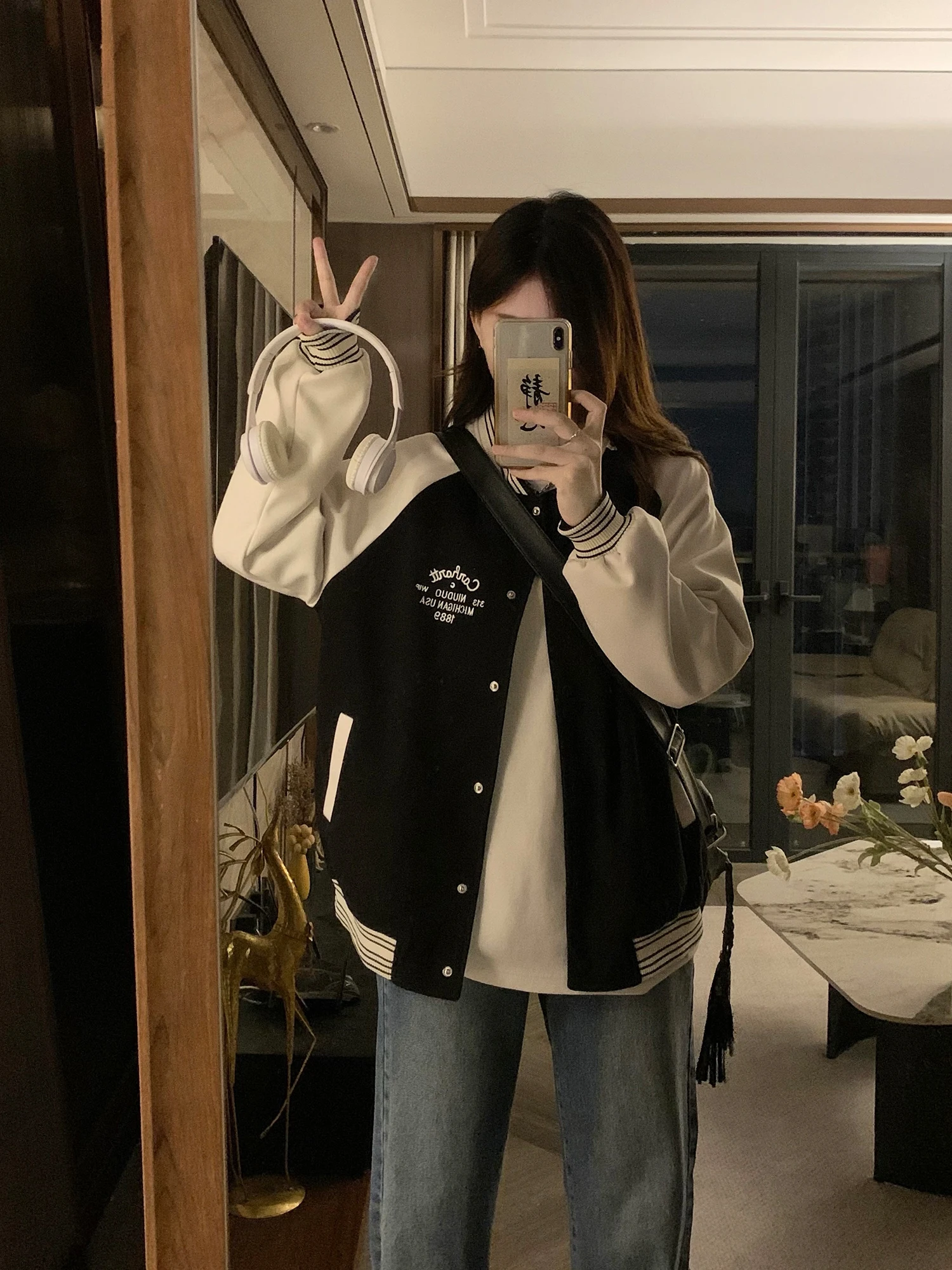 Женские зимние бейсбольные куртки-бомберы из замши с высоким воротником, градиентные, повседневные, в стиле ковбой, для походов, женственные, устойчивые к падениям, шикарные
Женские зимние бейсбольные куртки-бомберы из замши с высоким воротником, градиентные, повседневные, в стиле ковбой, для походов, женственные, устойчивые к падениям, шикарные