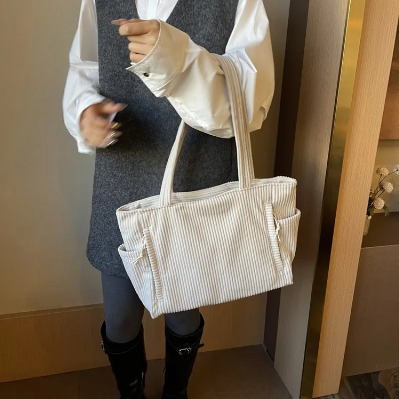 2025 New High-end Luxury Brand Ladies Leather Shoulder Bag Famous Designer Casual Paris Vintage
2025 New High-end Luxury Brand Ladies Leather Shoulder Bag Famous Designer Casual Paris Vintage