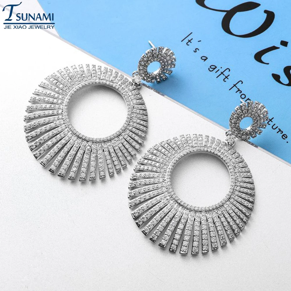New Fashion Exaggerated Round Geometry Zircon Earrings For Women Luxury Creative Design Temperament Wedding Party Jewelry Gifts
New Fashion Exaggerated Round Geometry Zircon Earrings For Women Luxury Creative Design Temperament Wedding Party Jewelry Gifts