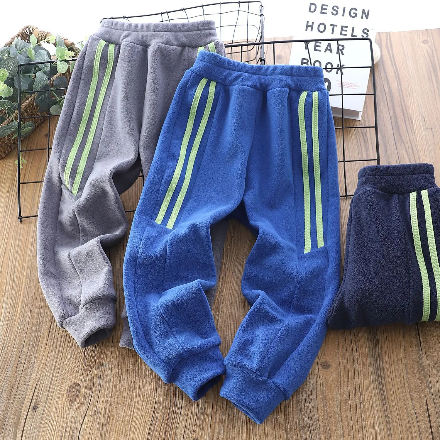 Boys Side Striped Fleece Pants Autumn Winter Children's Casual Sport Warm Trousers For Kids 4-13 Years Sweatpants
Boys Side Striped Fleece Pants Autumn Winter Children's Casual Sport Warm Trousers For Kids 4-13 Years Sweatpants