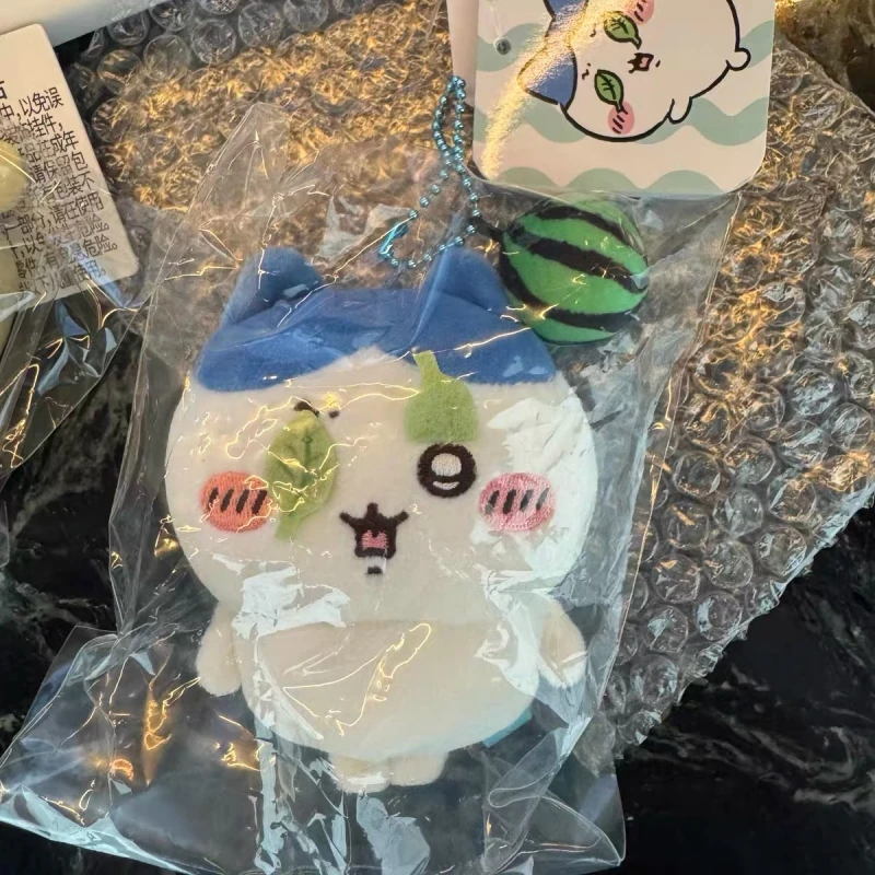 MINISO милая Chiikawa Hachiware Usagi арбузная серия Kawaii плюшевая подвеска аниме окружающая мультяшная кукла сладость подарки
MINISO милая Chiikawa Hachiware Usagi арбузная серия Kawaii плюшевая подвеска аниме окружающая мультяшная кукла сладость подарки