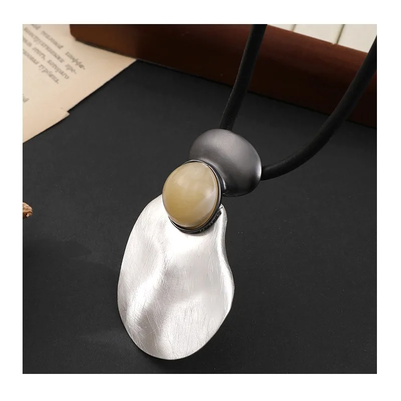 New Personalized Fashion Sense Irregular Geometric Women's Alloy Short Necklace For
New Personalized Fashion Sense Irregular Geometric Women's Alloy Short Necklace For