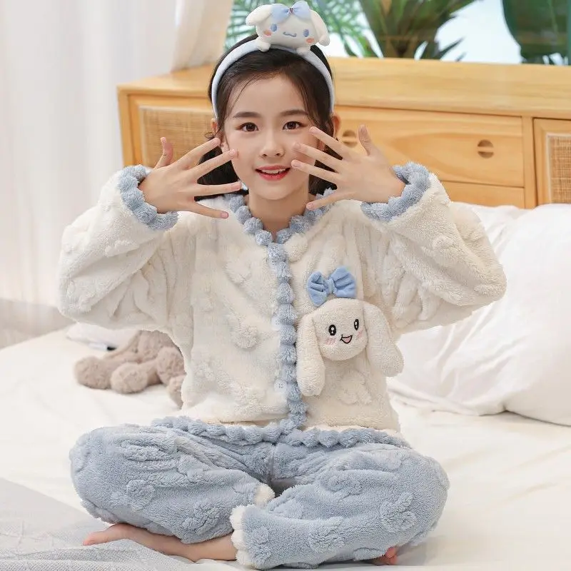 Sanrio Kuromi Cinnamoroll My Melody, осенне-зимние пижамы для девочек, утепленный детский теплый комплект с героями мультфильмов для девочек, домашняя одежда
Sanrio Kuromi Cinnamoroll My Melody, осенне-зимние пижамы для девочек, утепленный детский теплый комплект с героями мультфильмов для девочек, домашняя одежда