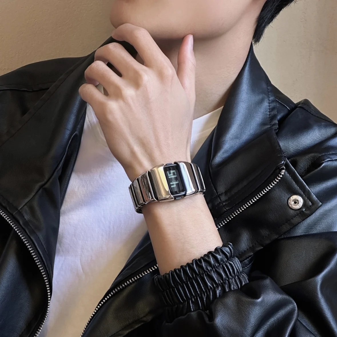 BENLYDESIGN Unique Metal Watches Retro-futuristic Watches For Men Punk Style Fashion Electronic Trendy Stylish Y2K Watches X6000
BENLYDESIGN Unique Metal Watches Retro-futuristic Watches For Men Punk Style Fashion Electronic Trendy Stylish Y2K Watches X6000