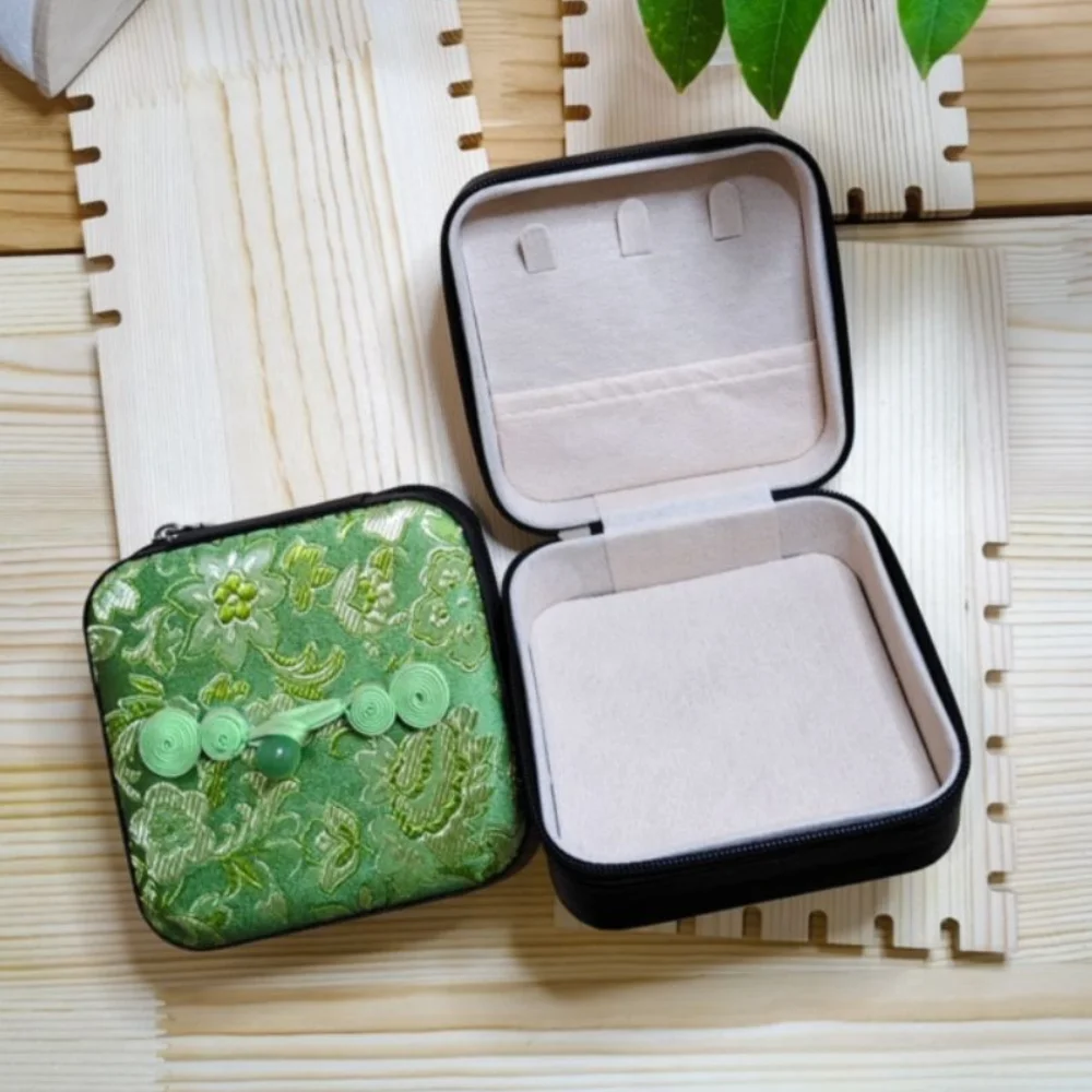 Exquisite Embroidered Jewelry Box Chinese Style Storage Case Trinkets Storage Organizer Display Box Portable Gift Packaging Box
Exquisite Embroidered Jewelry Box Chinese Style Storage Case Trinkets Storage Organizer Display Box Portable Gift Packaging Box