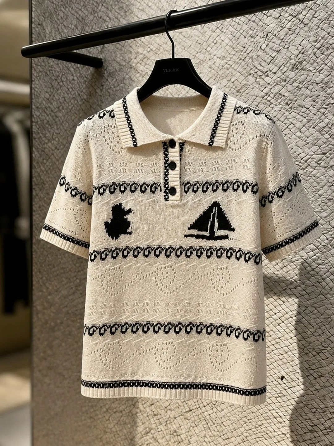 Retro Embroidered Ice Silk Knitted Neck Short Sleeve Thin Soft Fashionable Summer Top for Younger Looking Women
Retro Embroidered Ice Silk Knitted Neck Short Sleeve Thin Soft Fashionable Summer Top for Younger Looking Women