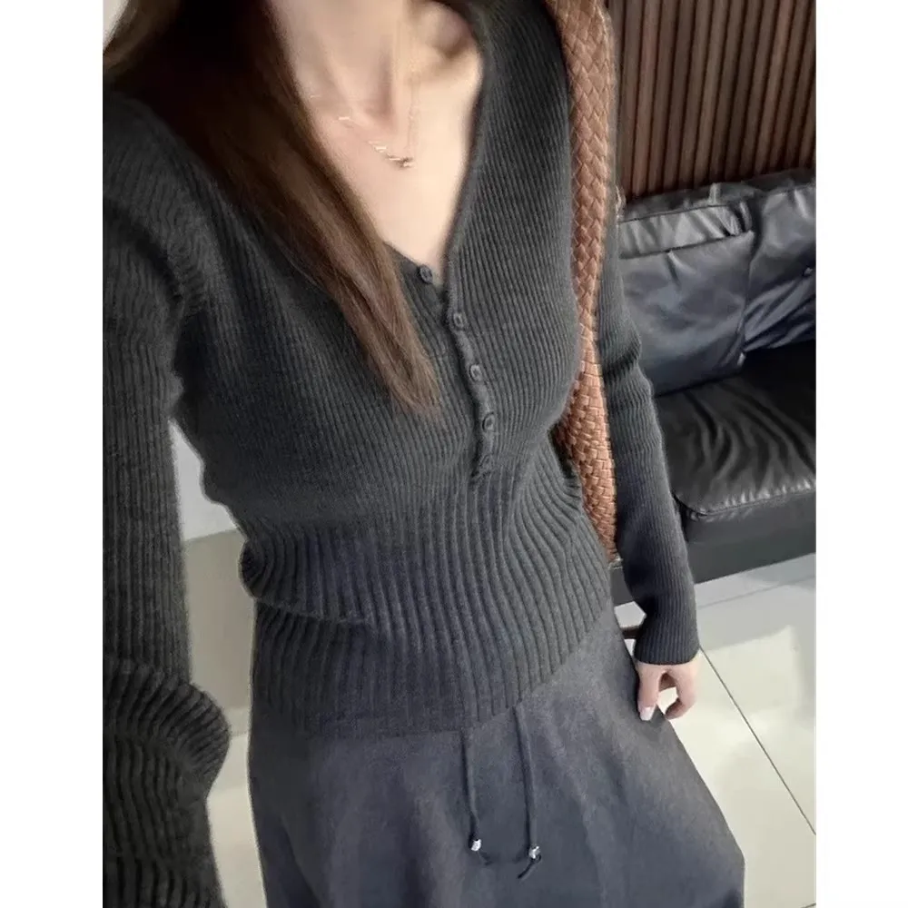 Spring new lace V-neck wool sweater women's waist bottom knitwear slim slimming sweater long-sleeved inner top
Spring new lace V-neck wool sweater women's waist bottom knitwear slim slimming sweater long-sleeved inner top
