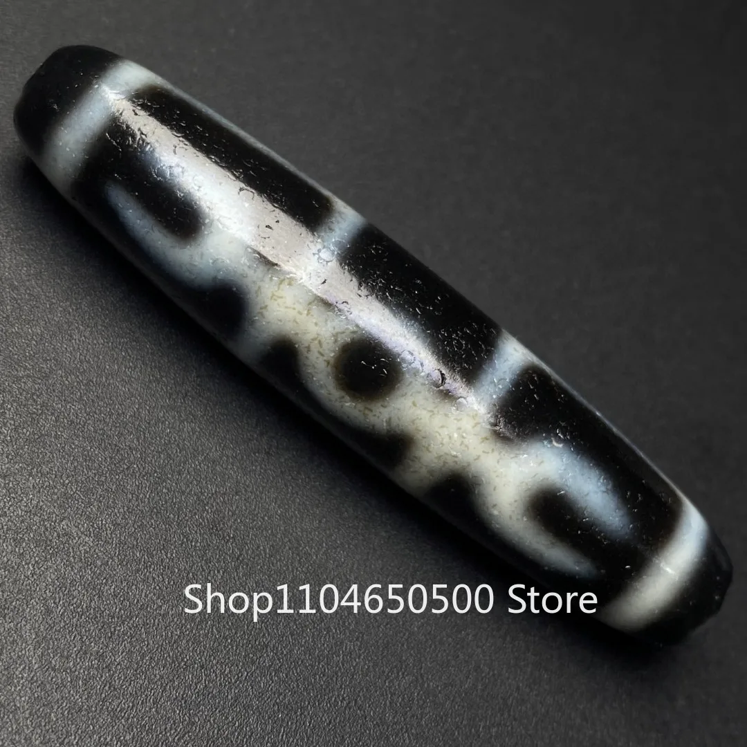 Tibetan black and white high-oil vajra pestle dzi bead agate old collarbone necklace pendant pendant jewelry bead partition 13 *
Tibetan black and white high-oil vajra pestle dzi bead agate old collarbone necklace pendant pendant jewelry bead partition 13 *