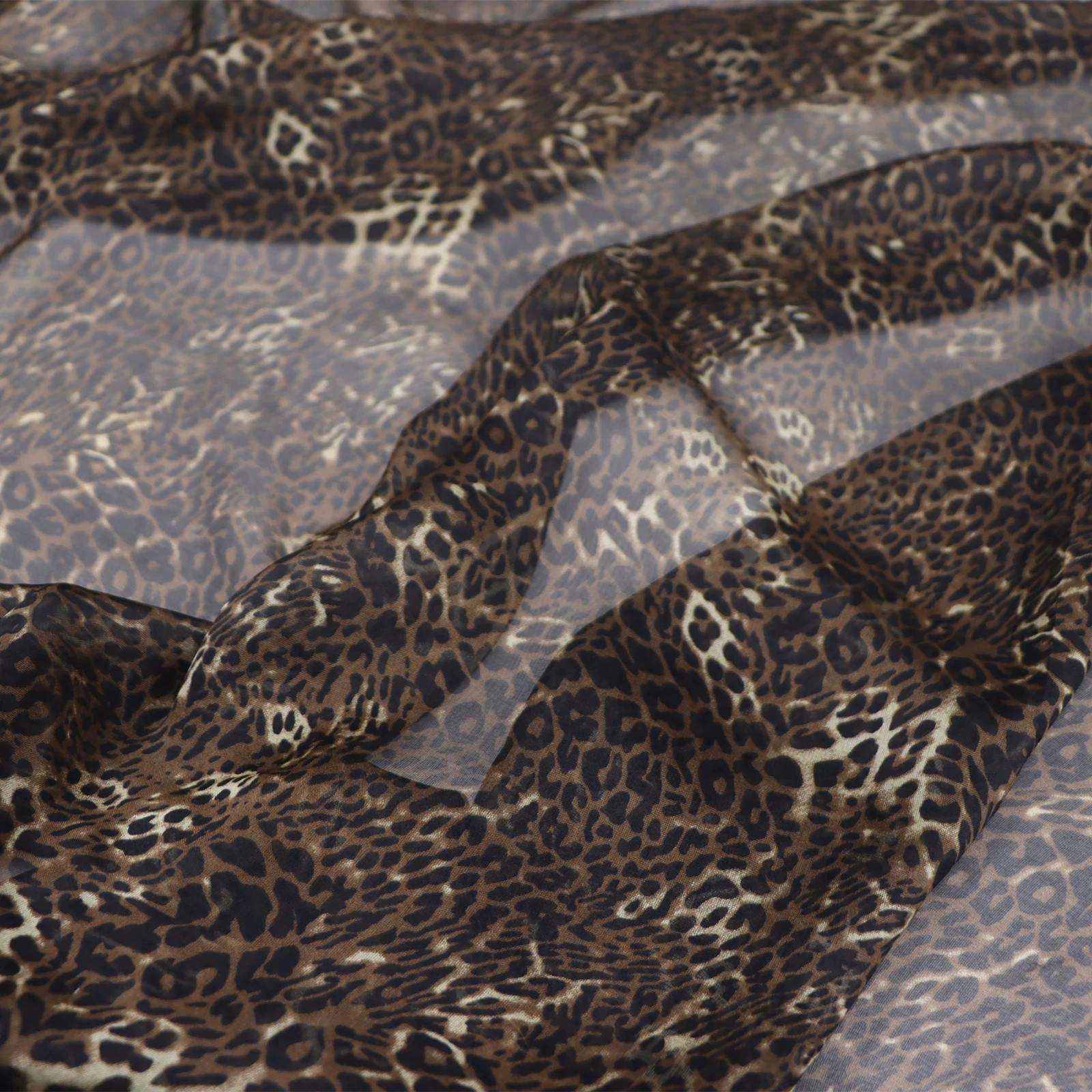 Clear Grain Smooth Soft Thin Fashion Sexy Silk Chiffon Fabric Leopard Design for Skirt Scarves Saree Dress
Clear Grain Smooth Soft Thin Fashion Sexy Silk Chiffon Fabric Leopard Design for Skirt Scarves Saree Dress