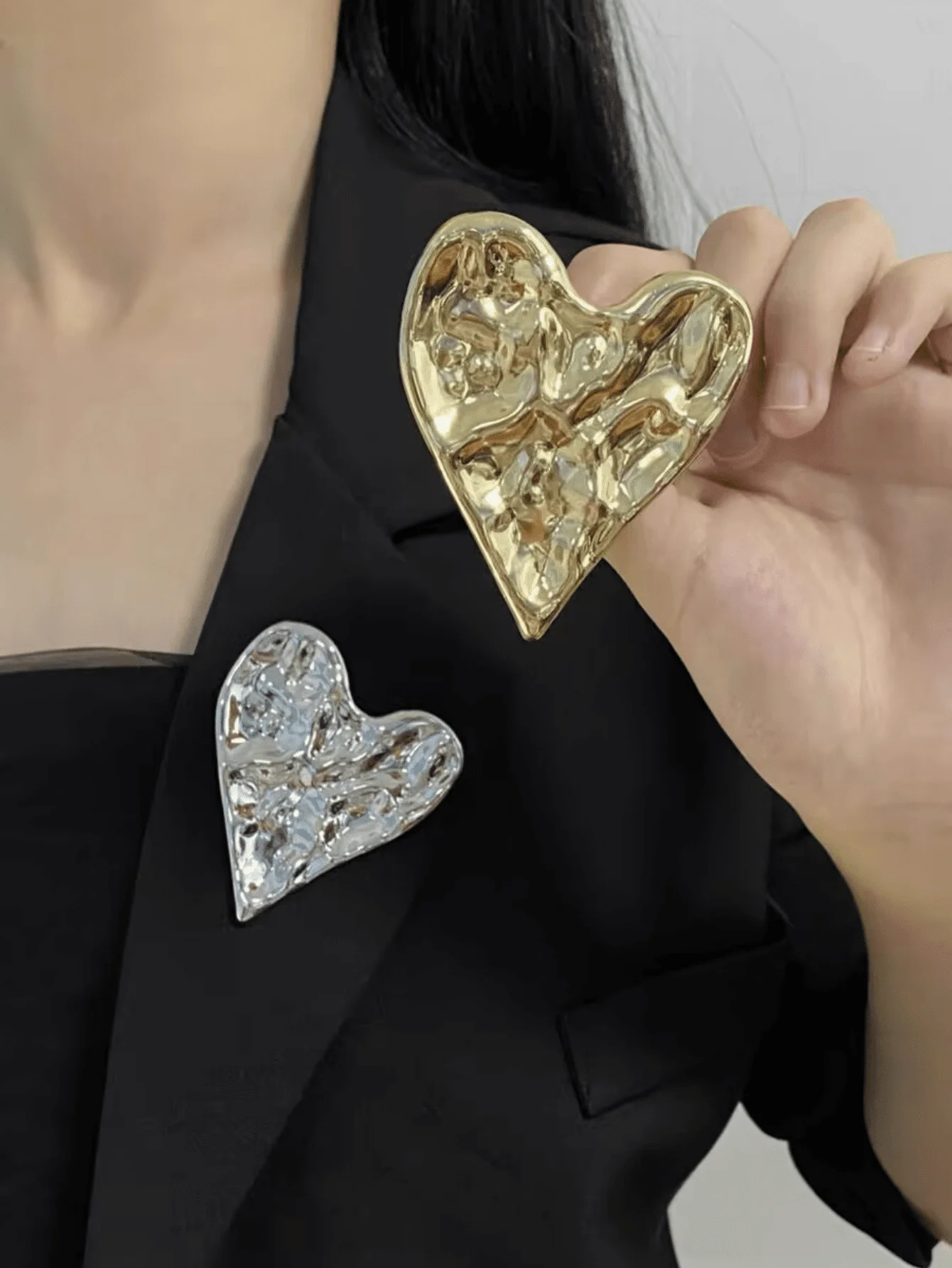Asymmetrical Ruffle Metal Heart Brooch For Suit Sweater
Asymmetrical Ruffle Metal Heart Brooch For Suit Sweater