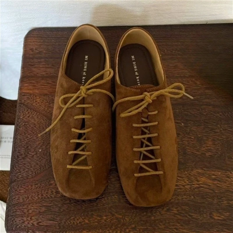 Suede Retro Lace Up Flat Shoes Women Fashion Square Toe Comfort Leisure Shoes Shallow New Autumn Designer Brand Loafers Women
Suede Retro Lace Up Flat Shoes Women Fashion Square Toe Comfort Leisure Shoes Shallow New Autumn Designer Brand Loafers Women
