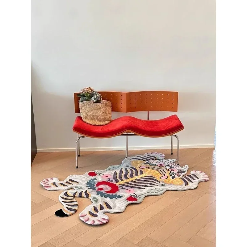 Irregular medieval style bedroom bedside blanket special-shaped tiger carpet cloakroom bay window
Irregular medieval style bedroom bedside blanket special-shaped tiger carpet cloakroom bay window