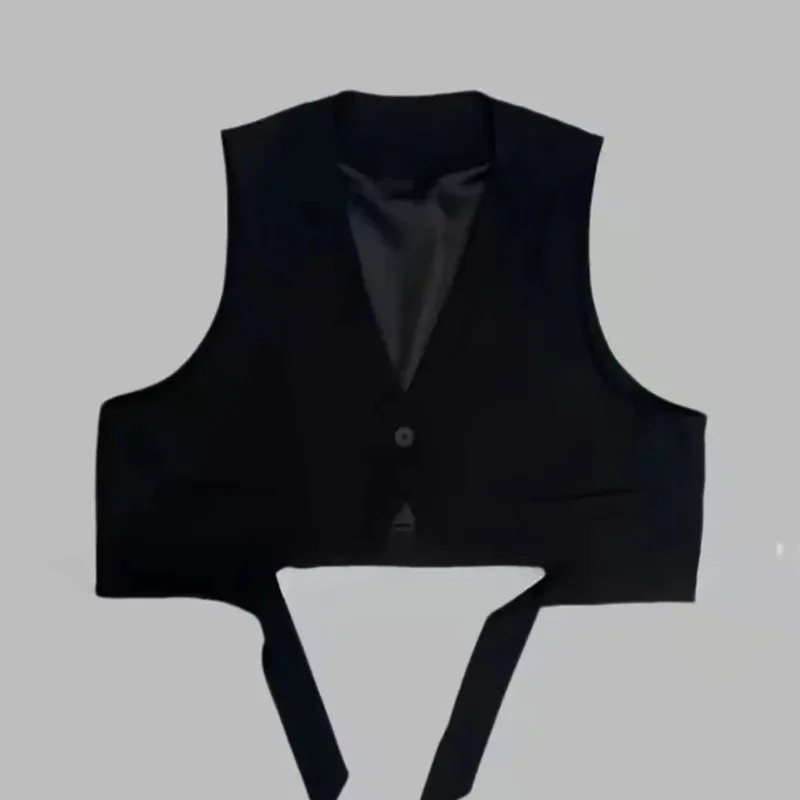 Women Solid Black V Neck Single Button Back Tie Sleeveless Cropped Suit Vest Outerwear
Women Solid Black V Neck Single Button Back Tie Sleeveless Cropped Suit Vest Outerwear