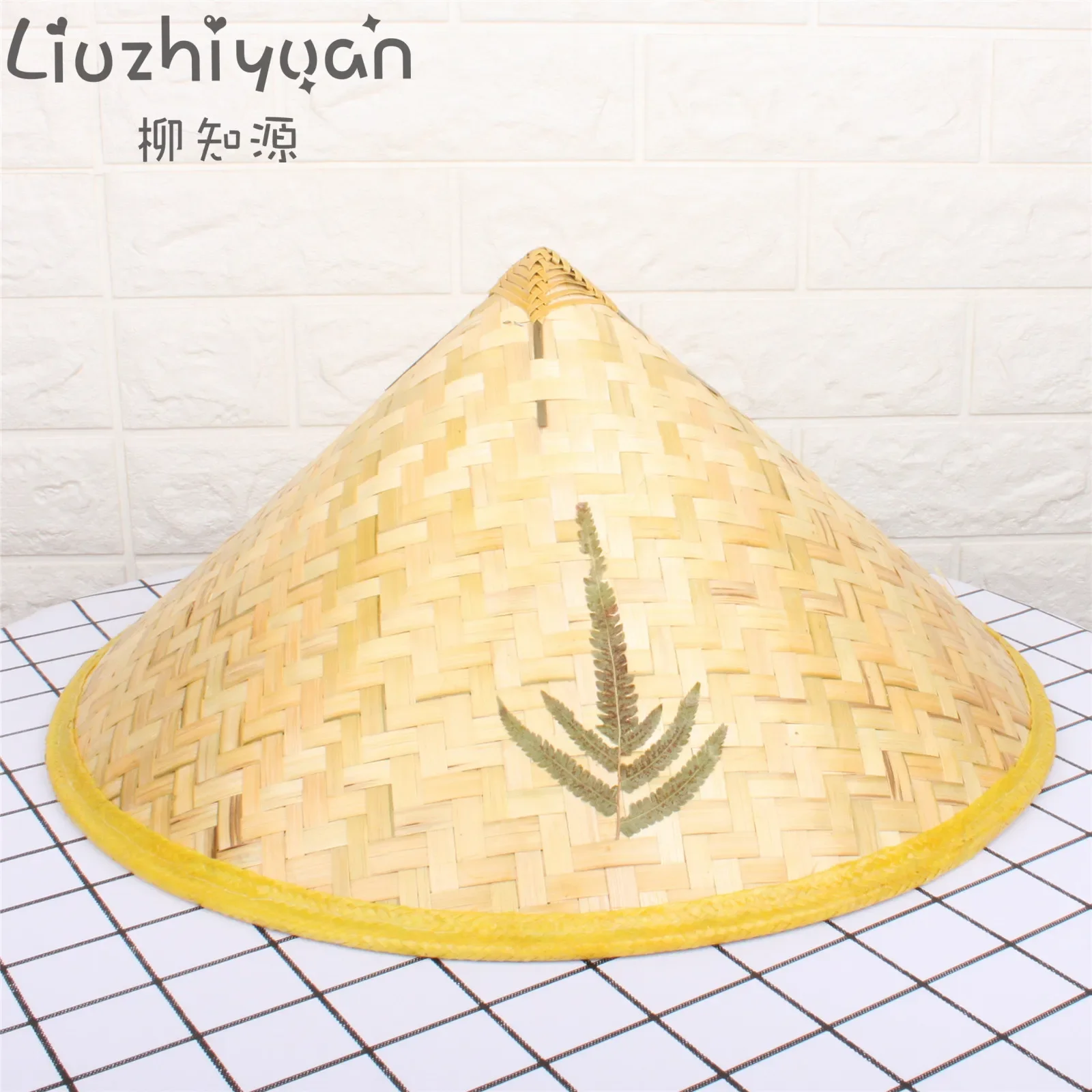 Большая бамбуковая тканая шляпа, бамбуковая шляпа от солнца, танцевальный реквизит, защита от солнца, детская соломенная шляпа, женская непромокаемая шляпа-плащ
Большая бамбуковая тканая шляпа, бамбуковая шляпа от солнца, танцевальный реквизит, защита от солнца, детская соломенная шляпа, женская непромокаемая шляпа-плащ
