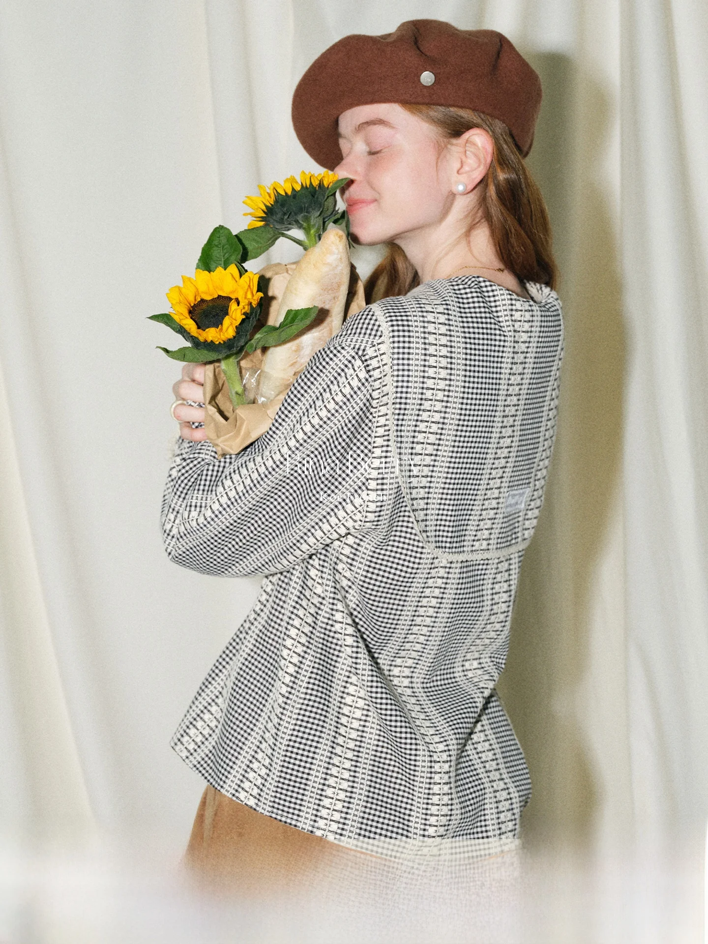 Женская рубашка Rina Berry с ретро-принтом, черно-белым клетчатым дизайном, весенняя, универсальная, свободного кроя, с длинным рукавом, на пуговицах
Женская рубашка Rina Berry с ретро-принтом, черно-белым клетчатым дизайном, весенняя, универсальная, свободного кроя, с длинным рукавом, на пуговицах