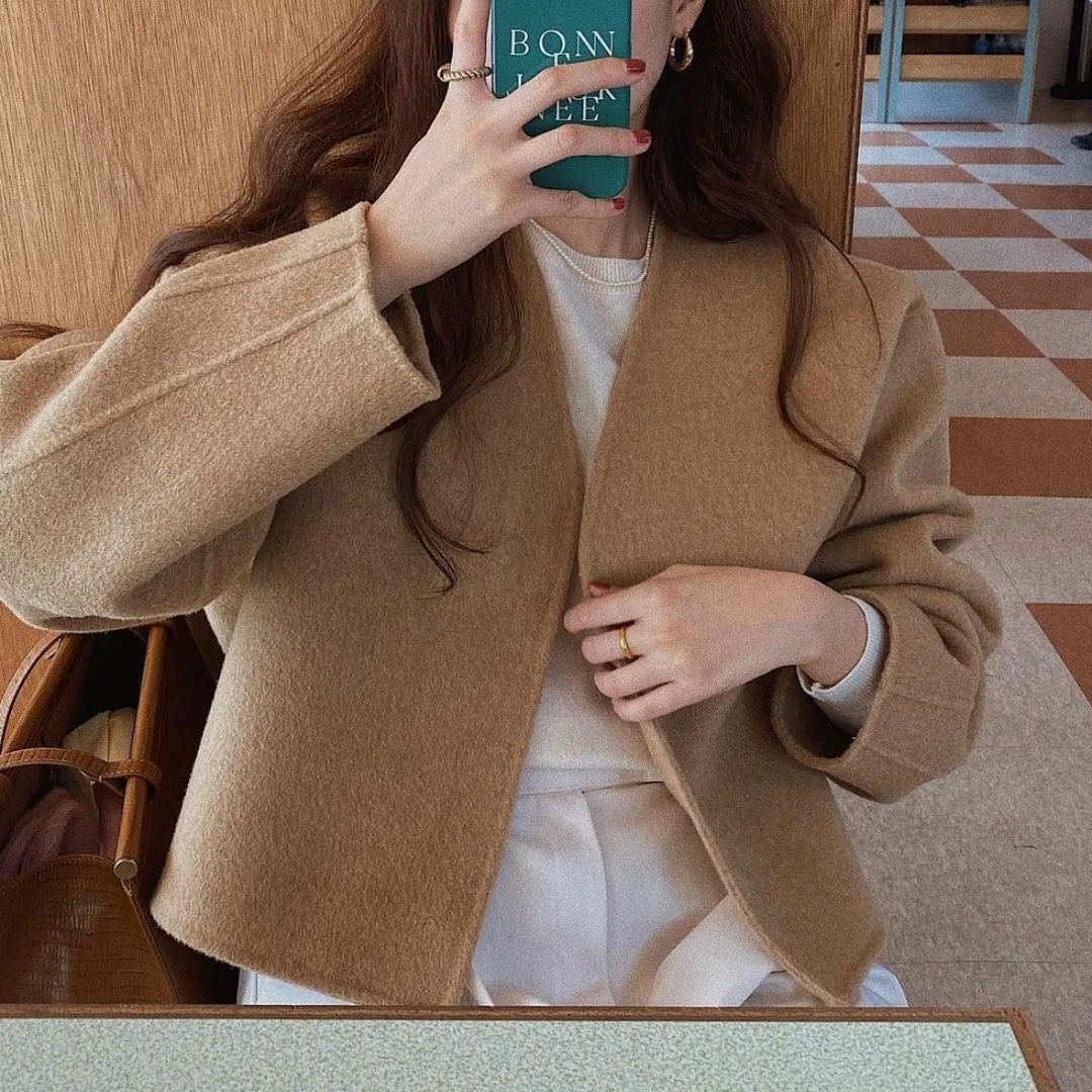 Шикарный осенне-зимний шерстяной джерт, женский V-Ne, свободный крой, универсальный, корейская версия, прямая трубка для поездок на работу, pe
Шикарный осенне-зимний шерстяной джерт, женский V-Ne, свободный крой, универсальный, корейская версия, прямая трубка для поездок на работу, pe