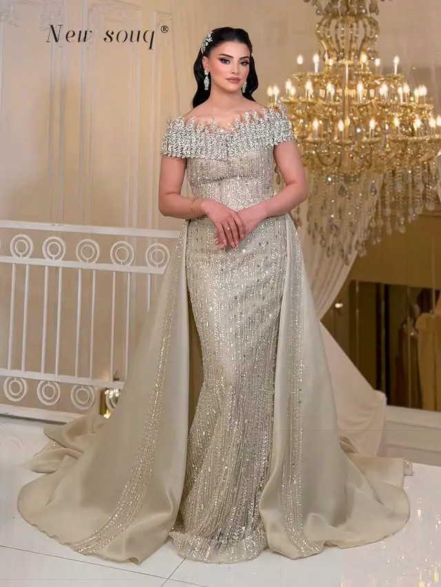Arabic Sparkle Crystals Off the Shoulder Evening Dresses with Detachable Train Customized Wedding Engagement Party Gowns Elegant
Arabic Sparkle Crystals Off the Shoulder Evening Dresses with Detachable Train Customized Wedding Engagement Party Gowns Elegant