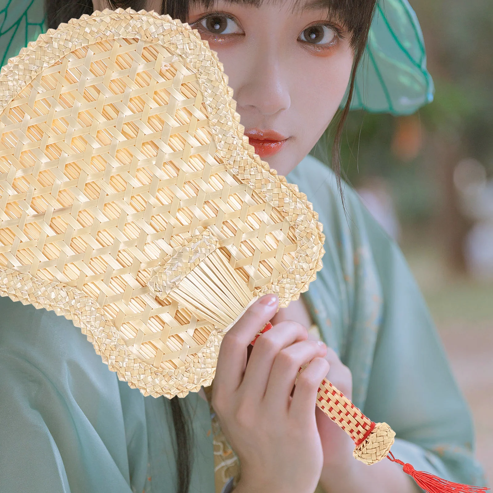 Chinese Fans 25x27cm Vintage Handmade Woven Straw Cooling Fan Summer Beach Party Decorative Home Style Practical
Chinese Fans 25x27cm Vintage Handmade Woven Straw Cooling Fan Summer Beach Party Decorative Home Style Practical