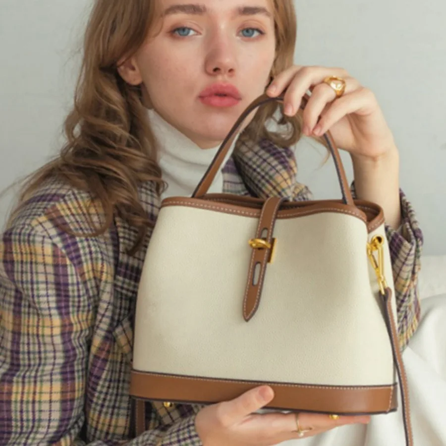 Spring Summer 2024 Women's Crossbody Soft Leather Buet Bag Unique Design Handbag oulder Bag Faionable Daily Accory
Spring Summer 2024 Women's Crossbody Soft Leather Buet Bag Unique Design Handbag oulder Bag Faionable Daily Accory