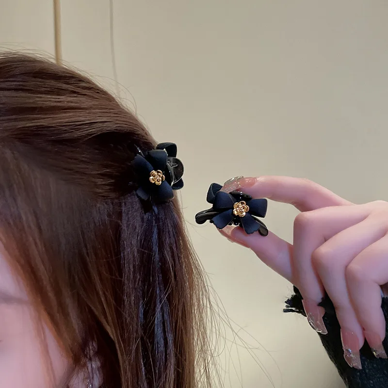 Акриловая заколка для волос с цветком камелии для женщин и девочек, милый бант, мини-заколка для волос во французском стиле ретро, вечерние повседневные аксессуары для челки с боковой заколкой
Акриловая заколка для волос с цветком камелии для женщин и девочек, милый бант, мини-заколка для волос во французском стиле ретро, вечерние повседневные аксессуары для челки с боковой заколкой