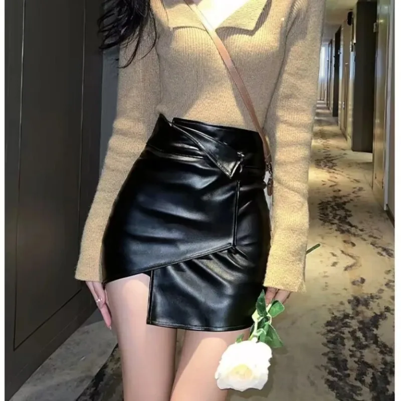 Women's Faux Leather Mini Skirt - High-Waisted Asymmetric Wrap Design
Women's Faux Leather Mini Skirt - High-Waisted Asymmetric Wrap Design
