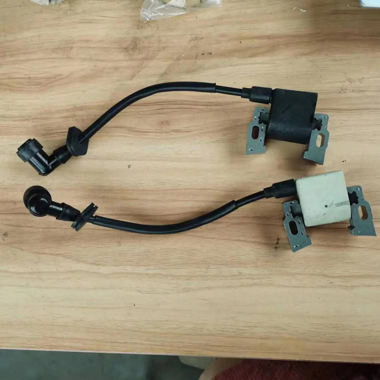 2V78 Ignition Coil for Rato R670 R740 HC310 18HP 23HP 24HP VTwin 670CC 678CC R10000 R11500 10KW 15KW Generator
2V78 Ignition Coil for Rato R670 R740 HC310 18HP 23HP 24HP VTwin 670CC 678CC R10000 R11500 10KW 15KW Generator