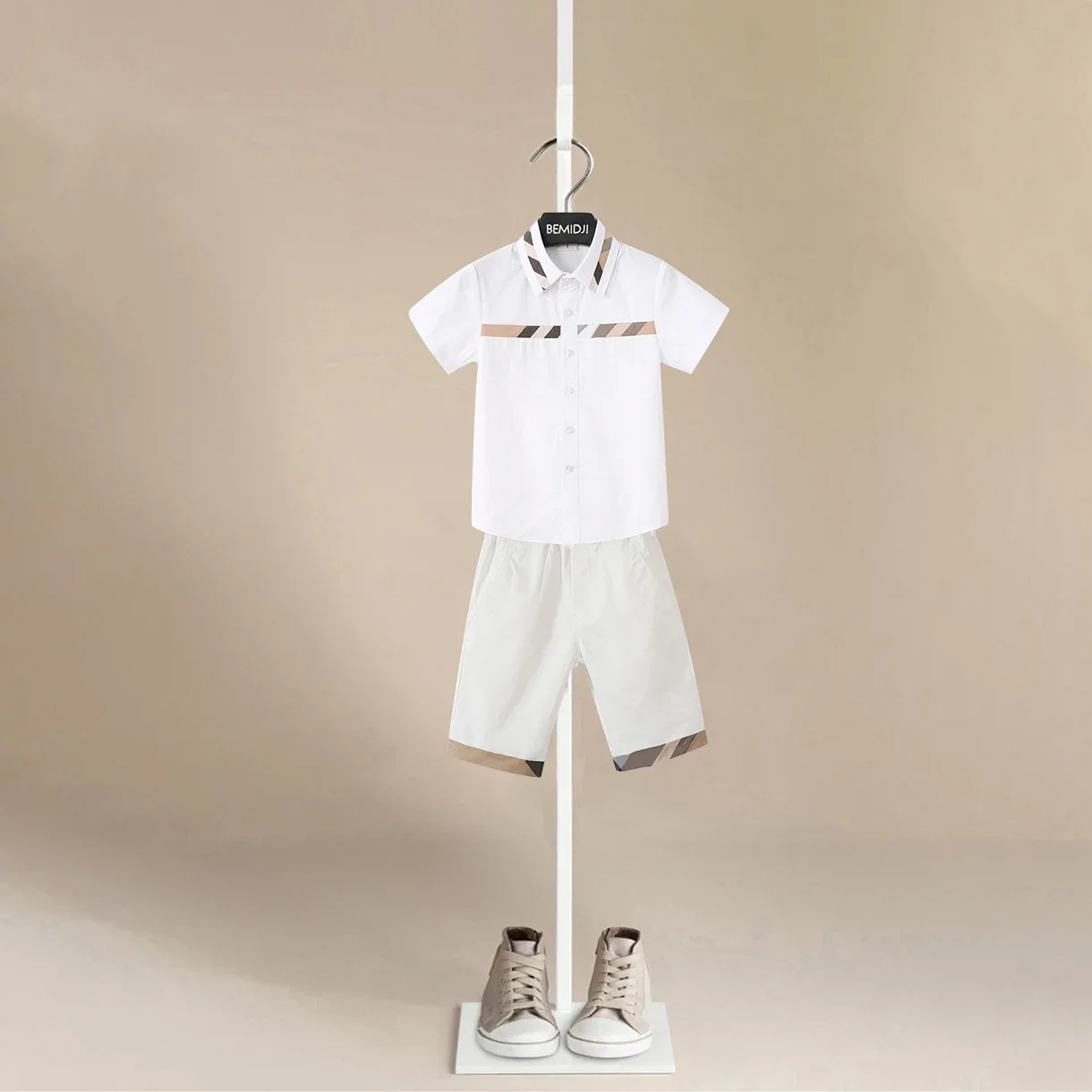 Infant and Toddler Summer White Striped Pocket Pattern Short Sleeved Shorts Set for Outdoor Standing Collar Shirt Fashion Two
Infant and Toddler Summer White Striped Pocket Pattern Short Sleeved Shorts Set for Outdoor Standing Collar Shirt Fashion Two