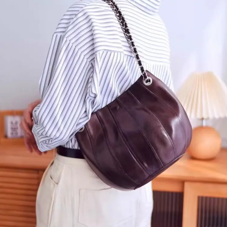 Fashion Organizers Designers Handmade Genuine Leather Women Chain Shoulder Bag Casual Cowhide Outdoor Party Female Underarm Bag
Fashion Organizers Designers Handmade Genuine Leather Women Chain Shoulder Bag Casual Cowhide Outdoor Party Female Underarm Bag