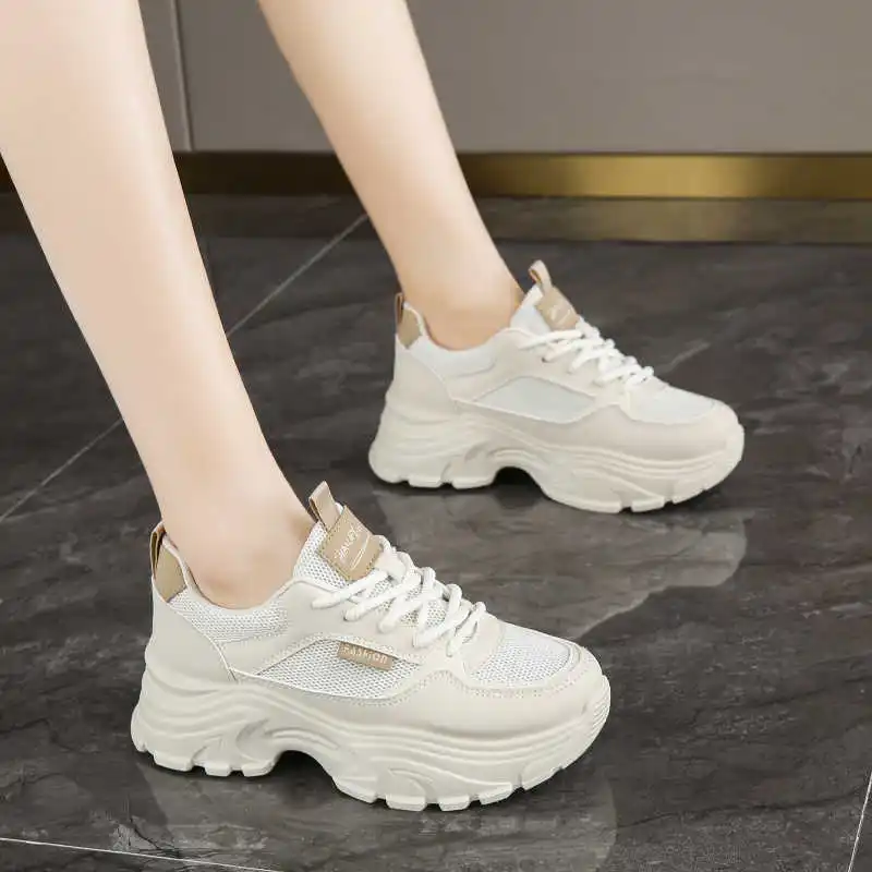 Кроссовки на плоской подошве In The Forest, люксовый бренд, теннисные, бежевые, женские, спортивные, для особых случаев, известный бренд
Кроссовки на плоской подошве In The Forest, люксовый бренд, теннисные, бежевые, женские, спортивные, для особых случаев, известный бренд