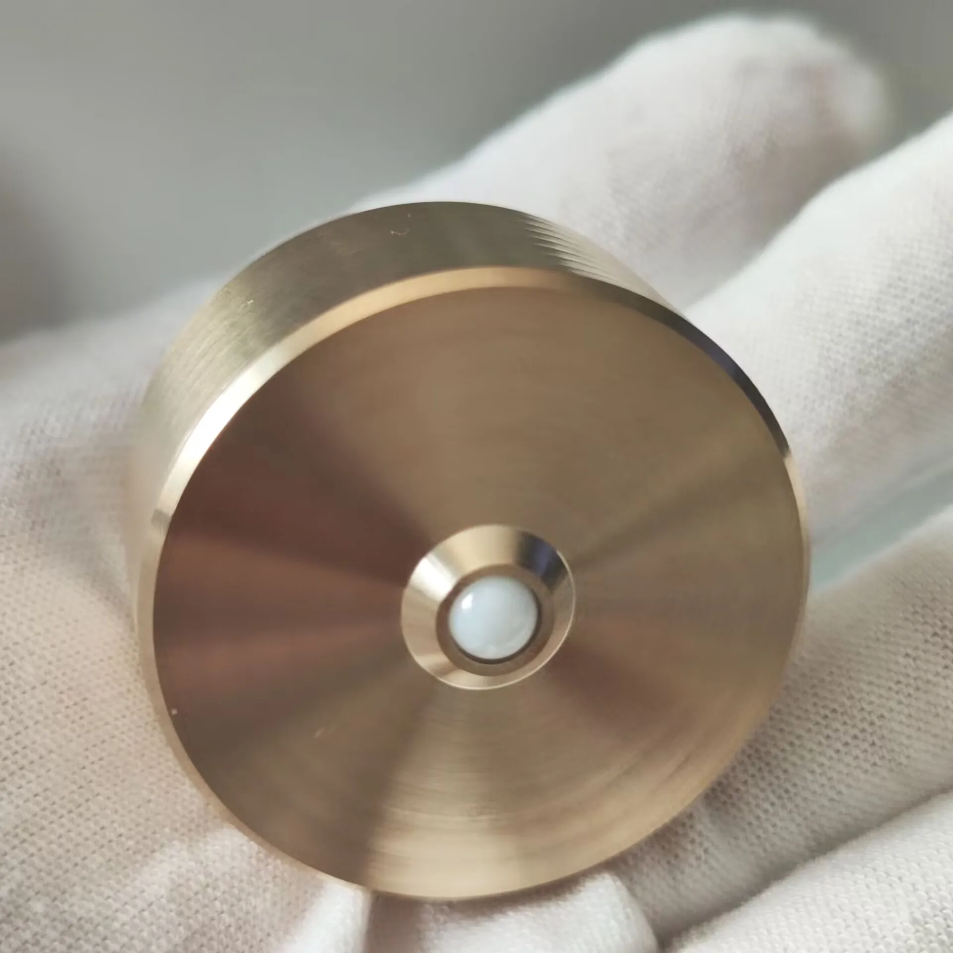 New Brass Hand Twisting Spinning Top Gyro Gyroscope Spinner Toys Gift EDC Decompression Toy
New Brass Hand Twisting Spinning Top Gyro Gyroscope Spinner Toys Gift EDC Decompression Toy