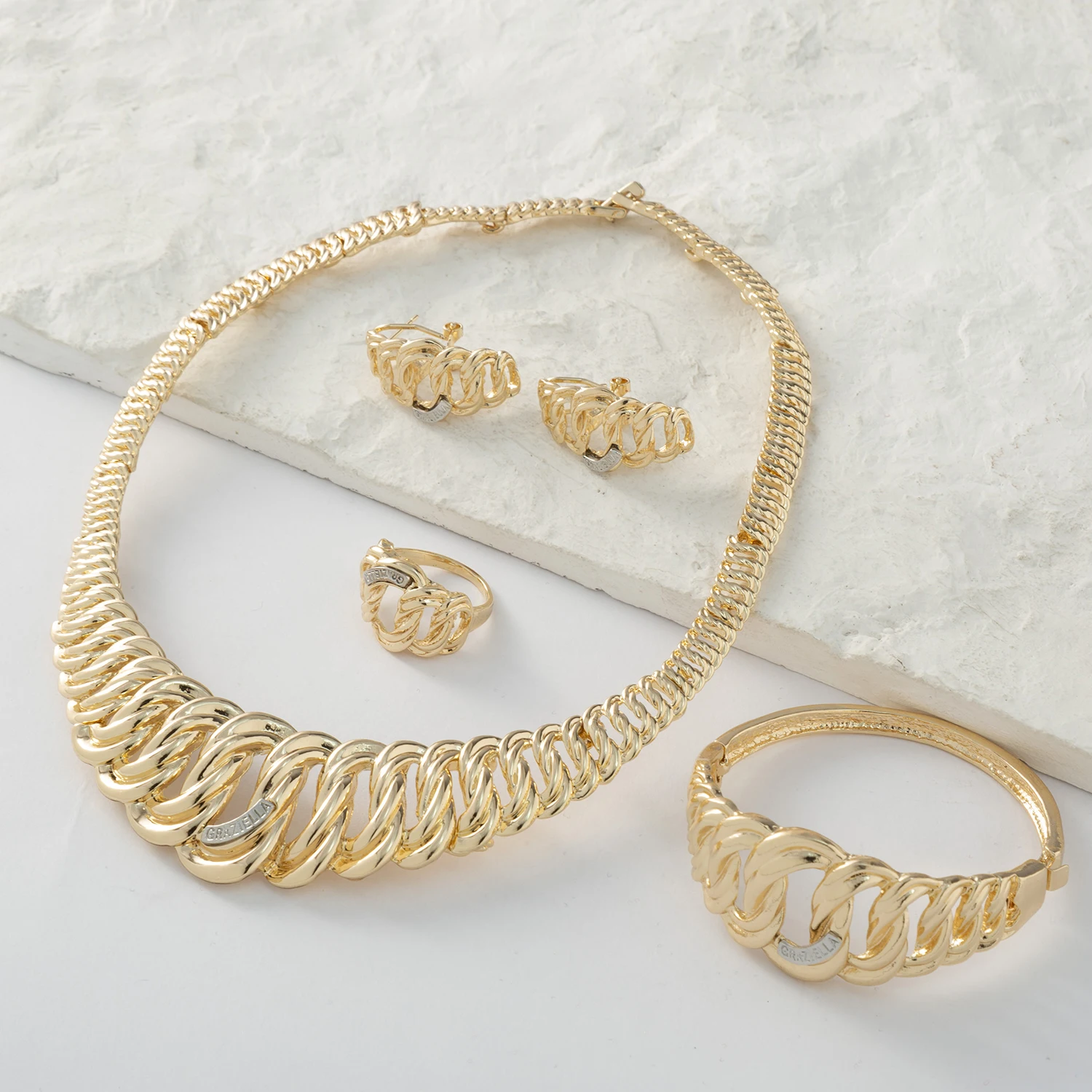 2020 May Nigerian dubai jewelry Wedding African Jewelry Set Brand Woman Fashion Dubai Gold Color Jewelry Set Wholesale Design
2020 May Nigerian dubai jewelry Wedding African Jewelry Set Brand Woman Fashion Dubai Gold Color Jewelry Set Wholesale Design