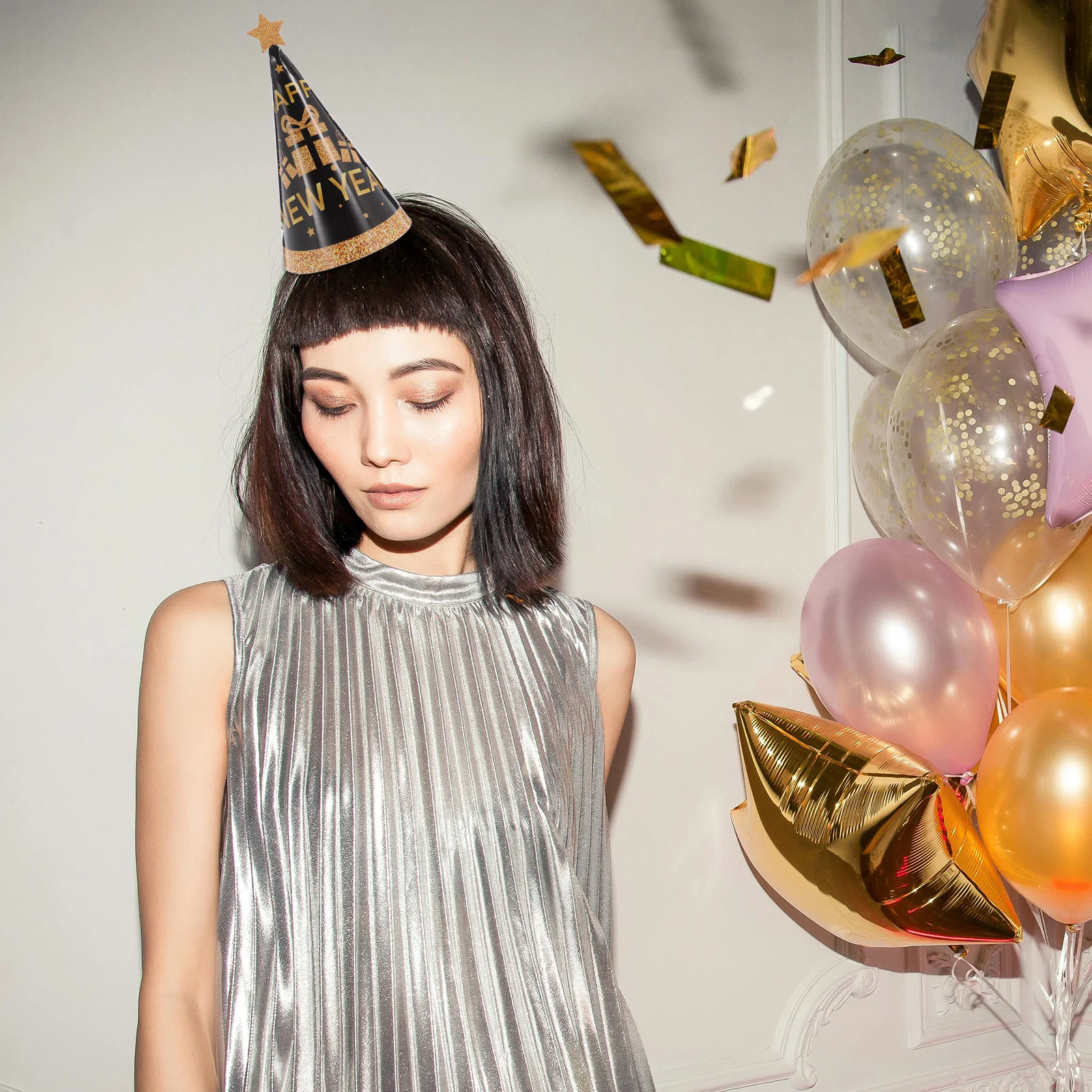 24pcs New Year Party Birthday Bulk Paper Cone Hats For Adults Kids Family Gatherings Photo Props Party Hats Pack Decorations
24pcs New Year Party Birthday Bulk Paper Cone Hats For Adults Kids Family Gatherings Photo Props Party Hats Pack Decorations