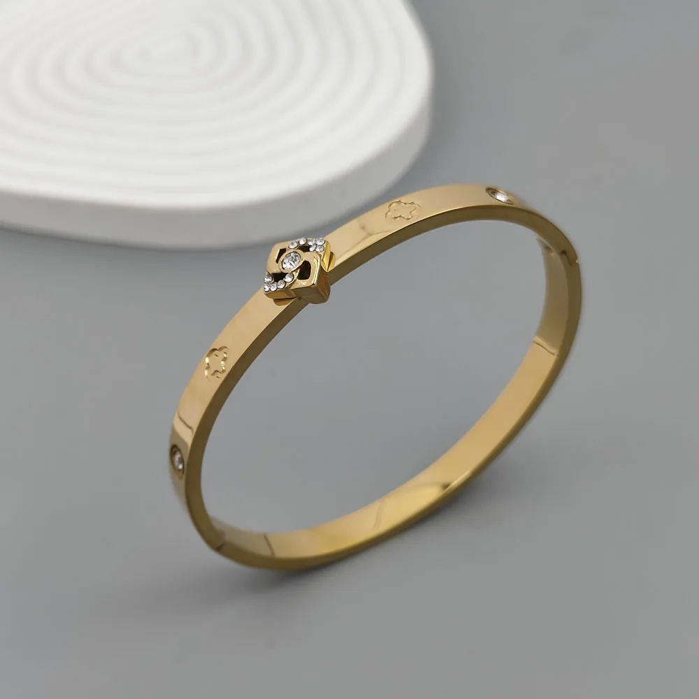 New four leaf clover zircon gold plated stainless steel bracelet, waterproof non-fading women's bracelet, wedding party jewelry
New four leaf clover zircon gold plated stainless steel bracelet, waterproof non-fading women's bracelet, wedding party jewelry