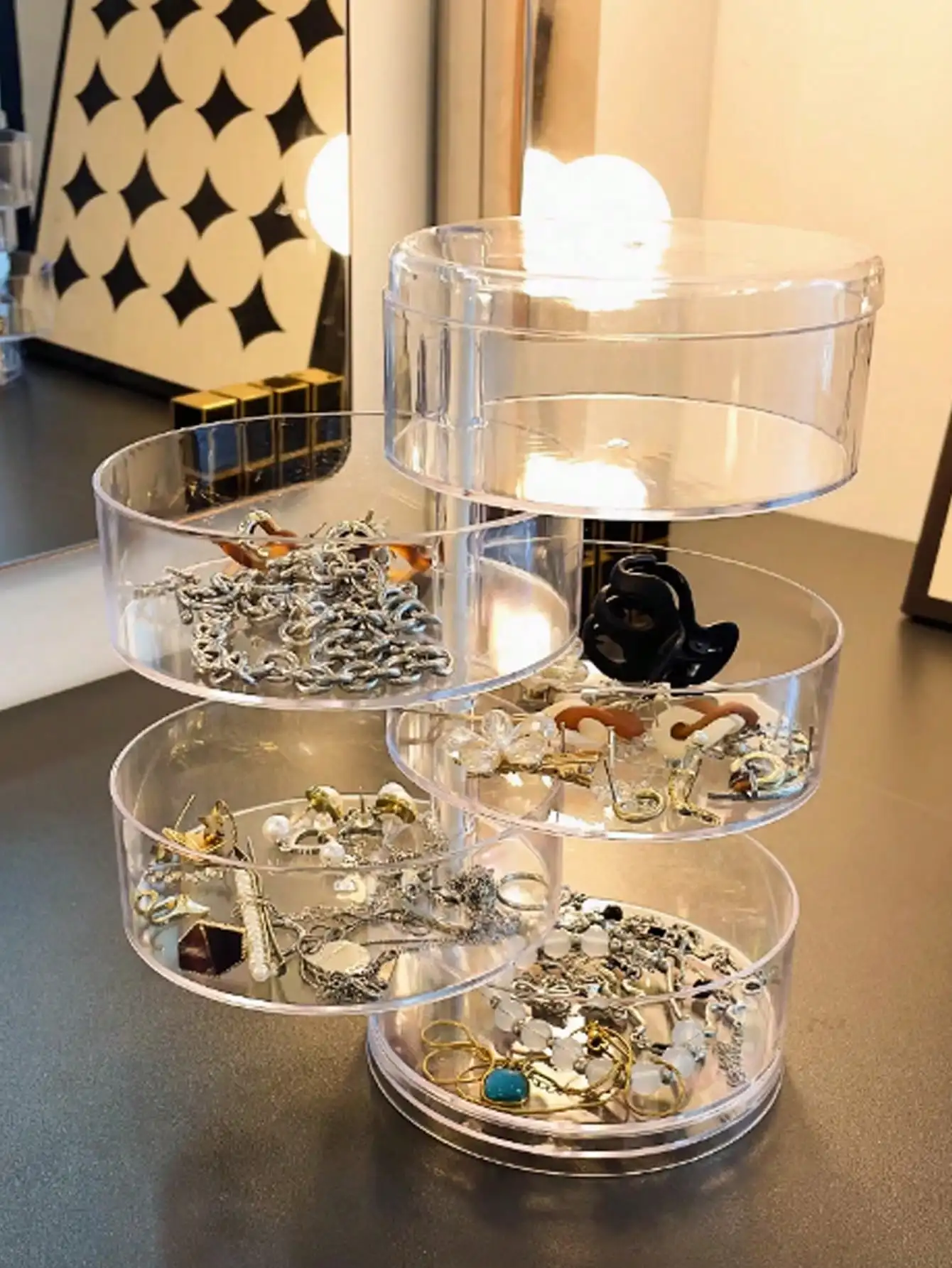 Прозрачный акриловый 5-ярусный вращающийся органайзер для украшений с крышкой для серег, ожерелий, браслетов и часов
Прозрачный акриловый 5-ярусный вращающийся органайзер для украшений с крышкой для серег, ожерелий, браслетов и часов