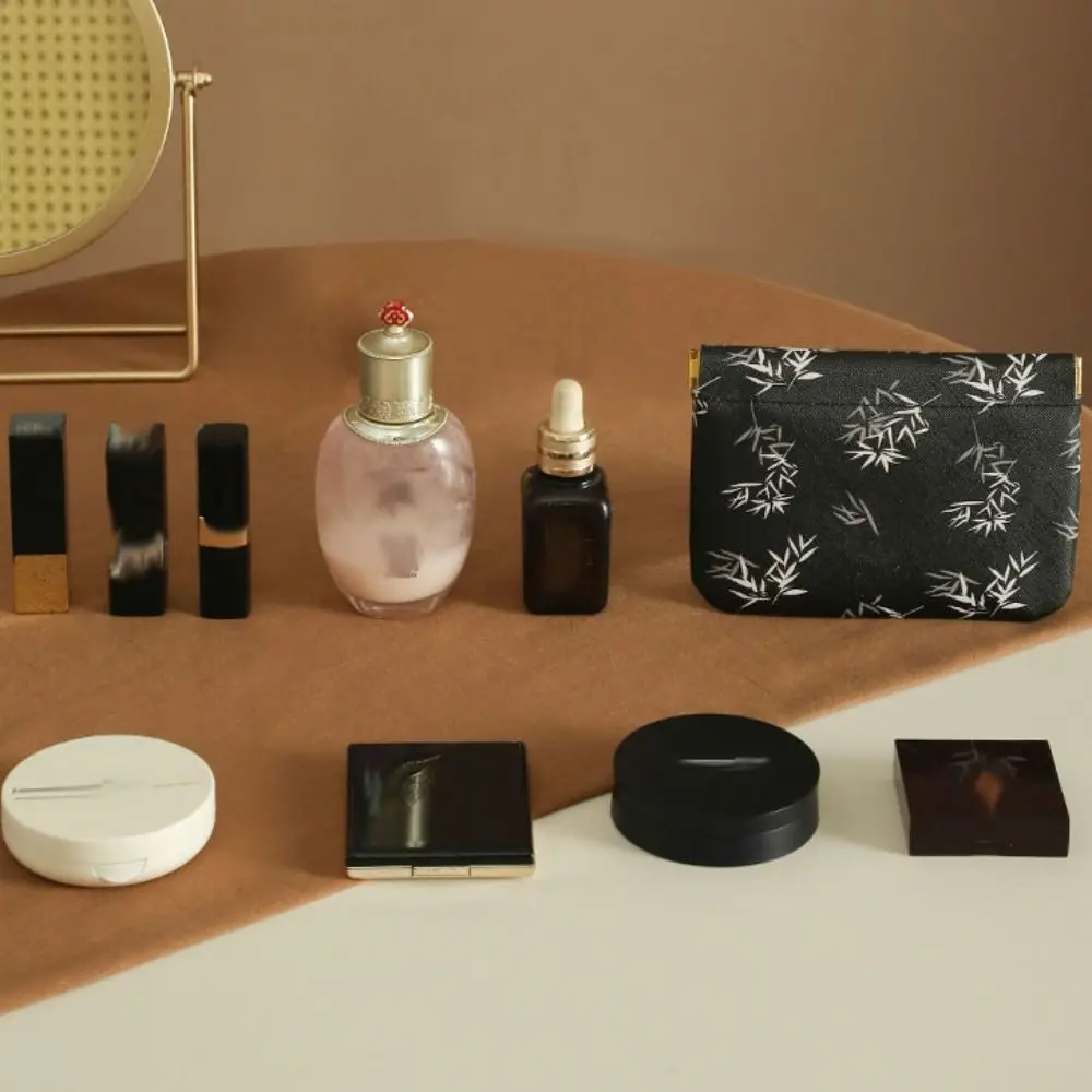 Pu Leather New Chinese Style Leaf Spring Bag Earphone Bag Cosmetic Bag Self-closing Coin Purse Coin Bags Jewelry Storage Bag
Pu Leather New Chinese Style Leaf Spring Bag Earphone Bag Cosmetic Bag Self-closing Coin Purse Coin Bags Jewelry Storage Bag