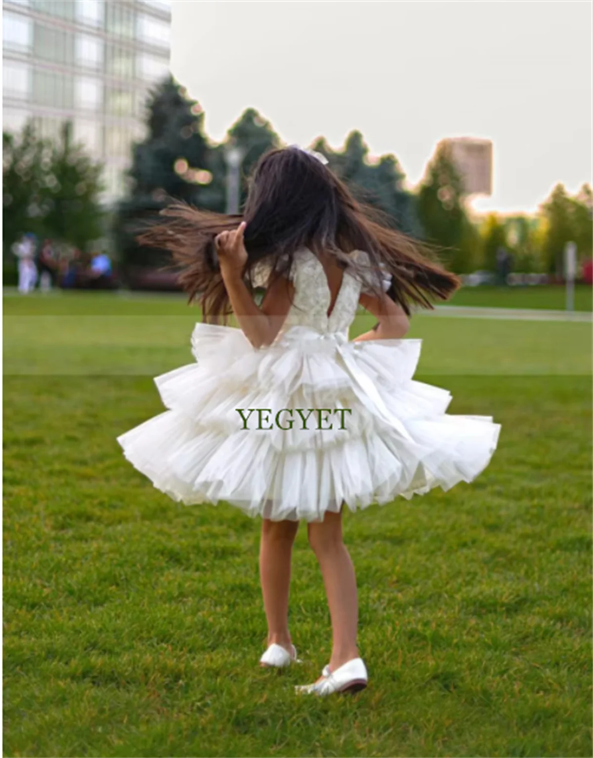 New White Lace Puffy Flower Girl Dress Sequins Tiered Skirt Knee Length Kid Cloth Princess Birthday Party Gown
New White Lace Puffy Flower Girl Dress Sequins Tiered Skirt Knee Length Kid Cloth Princess Birthday Party Gown