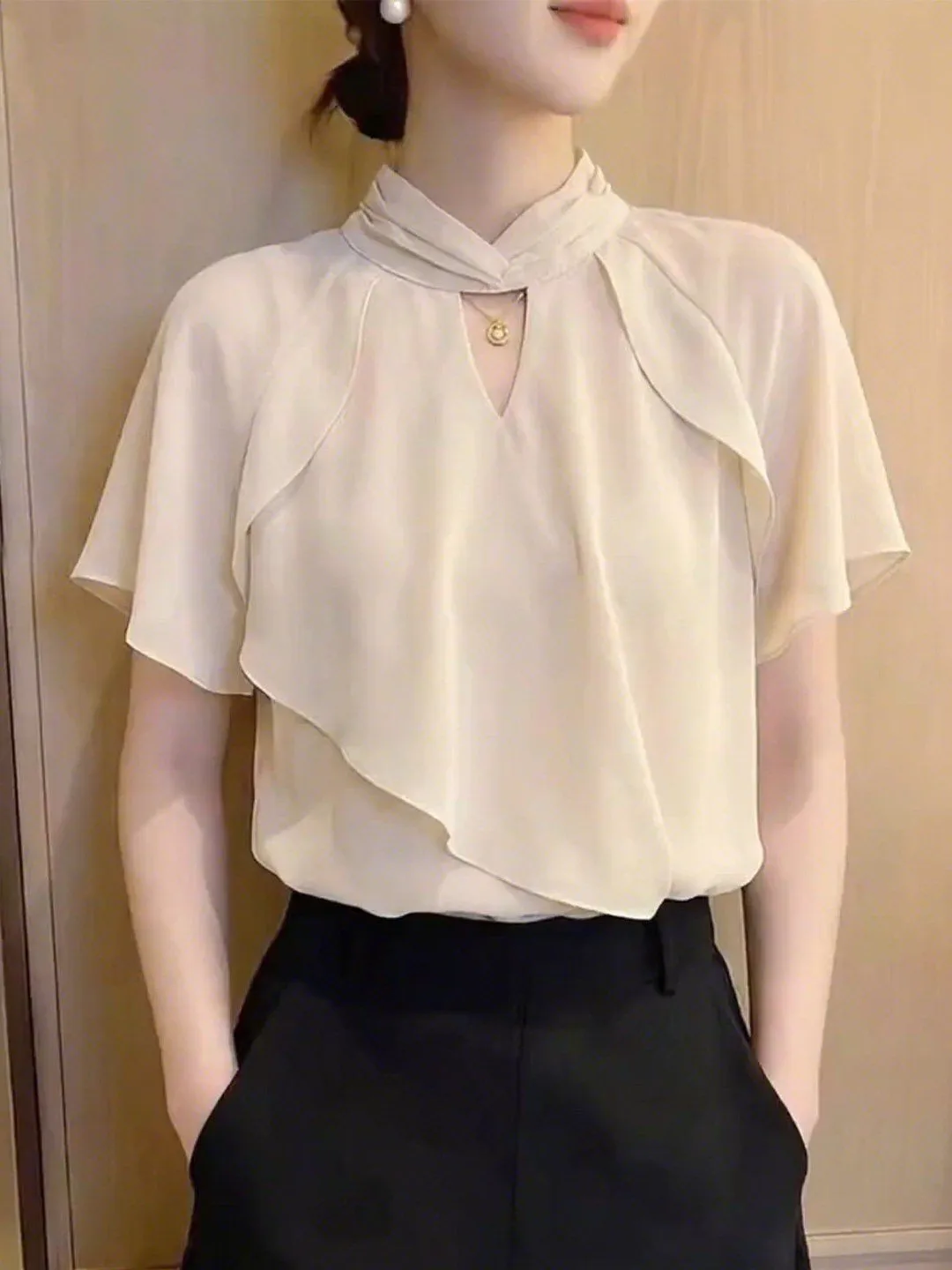 Elegant Korean Style Women's Short Sleeve Shirt Stand Collar Versatile Top for Summer Business Casual Pure Color
Elegant Korean Style Women's Short Sleeve Shirt Stand Collar Versatile Top for Summer Business Casual Pure Color