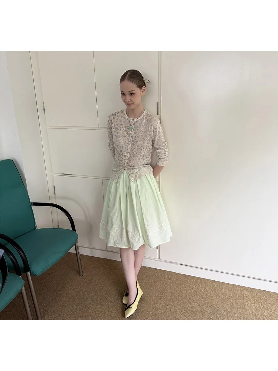 DKZ Spring Summer New Style Women's Open Cardigan Knitted Thin Outerwear Floral Embroidery Casual Soft Cotton Blend Long Sleeve
DKZ Spring Summer New Style Women's Open Cardigan Knitted Thin Outerwear Floral Embroidery Casual Soft Cotton Blend Long Sleeve