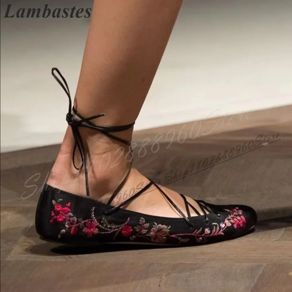 Catwalk Black Cross Tied Embroidery Pumps Flats Shoes For Women Lace Up Round Toe Occidental Party Luxury Runway Women Pumps
Catwalk Black Cross Tied Embroidery Pumps Flats Shoes For Women Lace Up Round Toe Occidental Party Luxury Runway Women Pumps