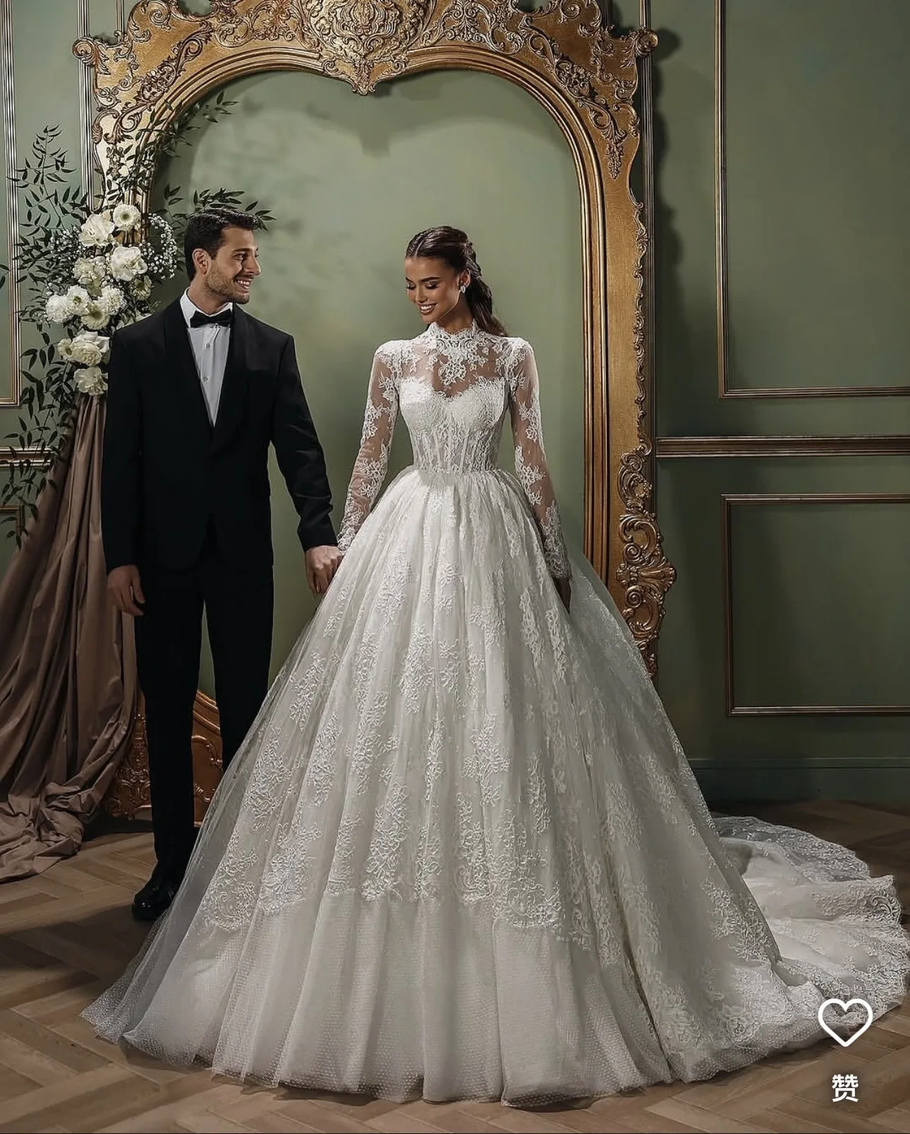 Customized Gorgeous Appliques Court Train Ball Gown Wedding Dress High Neck Long Sleeve Vintage Bridal Gown Vestido De Noiva
Customized Gorgeous Appliques Court Train Ball Gown Wedding Dress High Neck Long Sleeve Vintage Bridal Gown Vestido De Noiva
